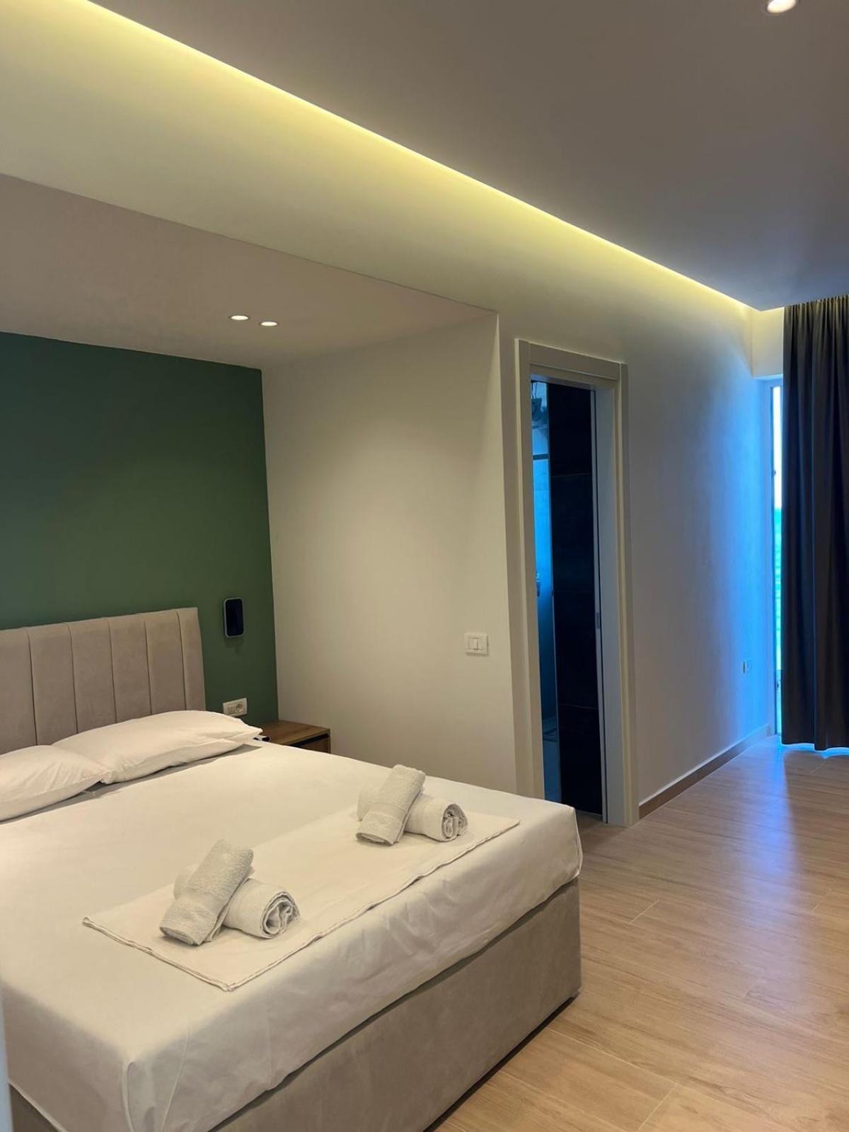 Emily'S Hotel Himarë Dış mekan fotoğraf