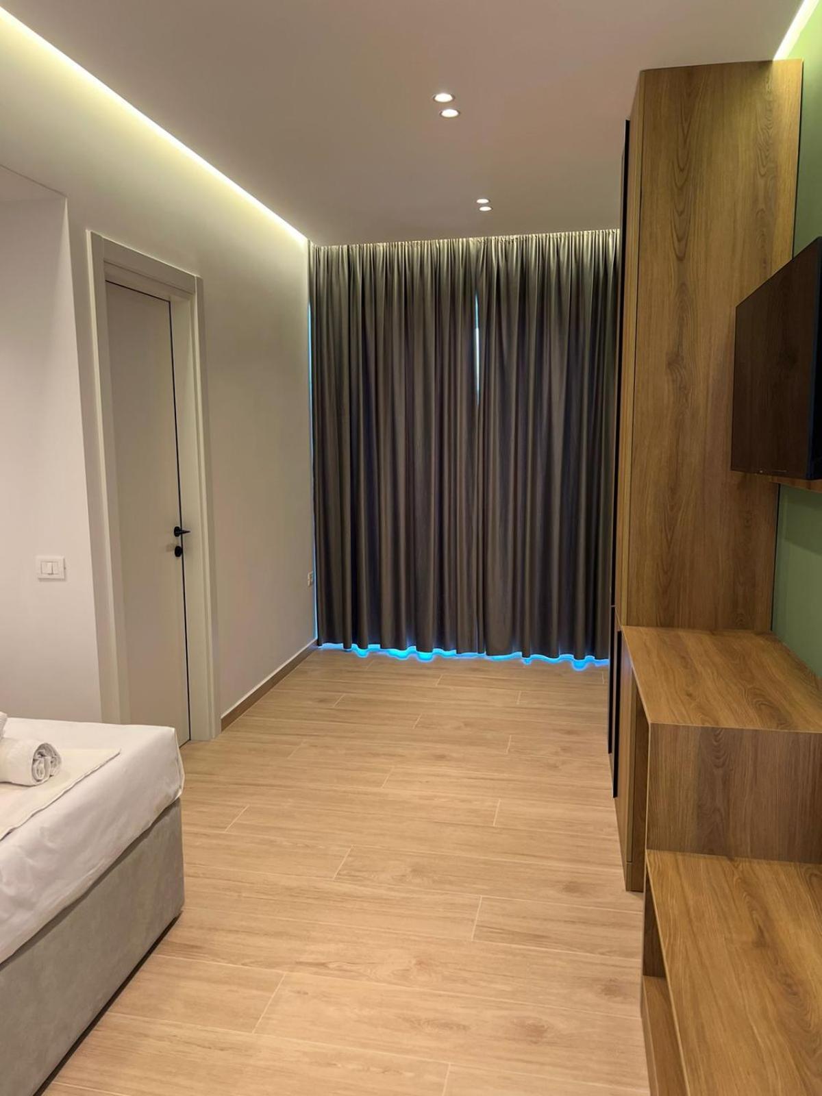 Emily'S Hotel Himarë Dış mekan fotoğraf