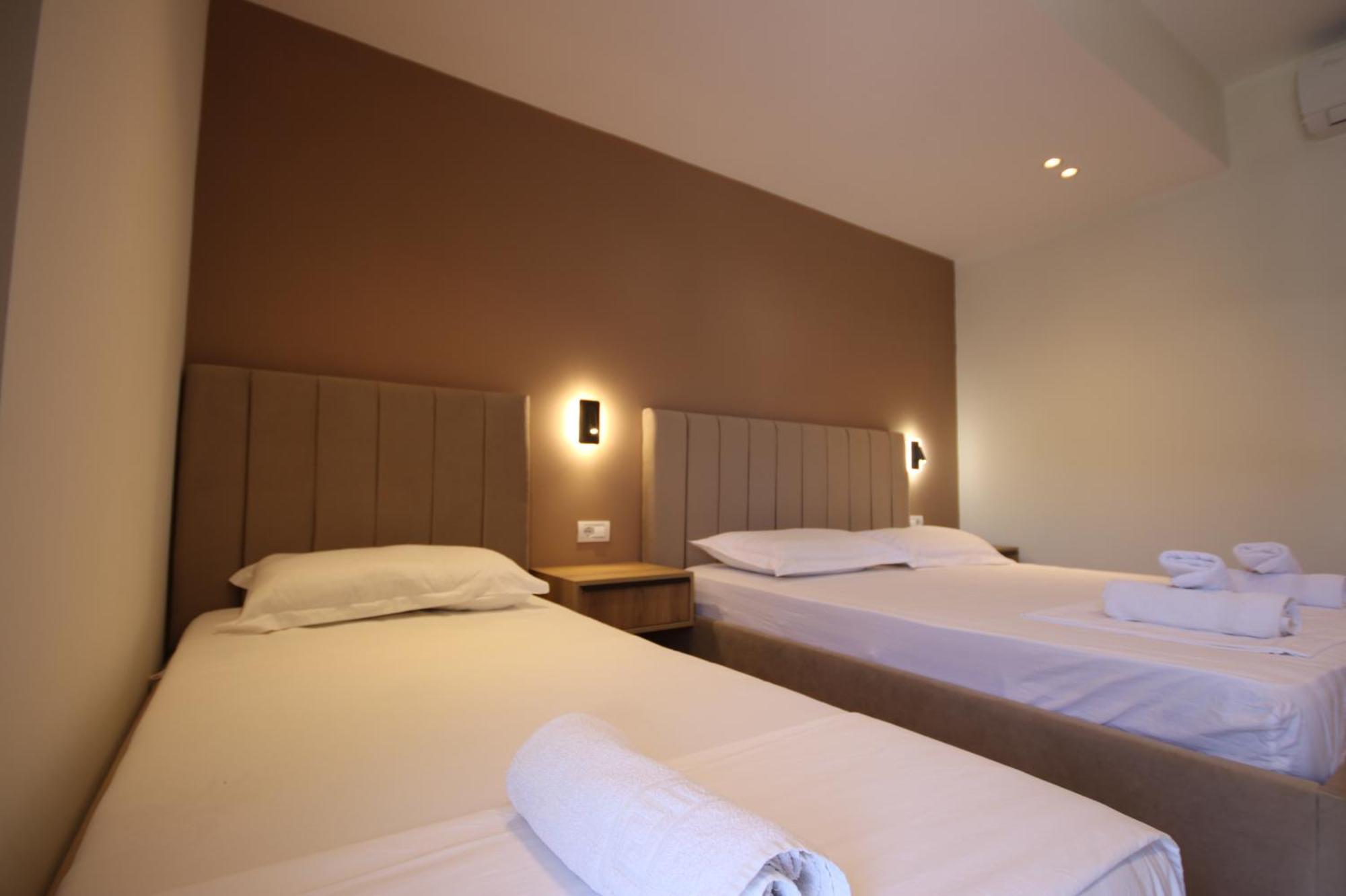 Emily'S Hotel Himarë Dış mekan fotoğraf