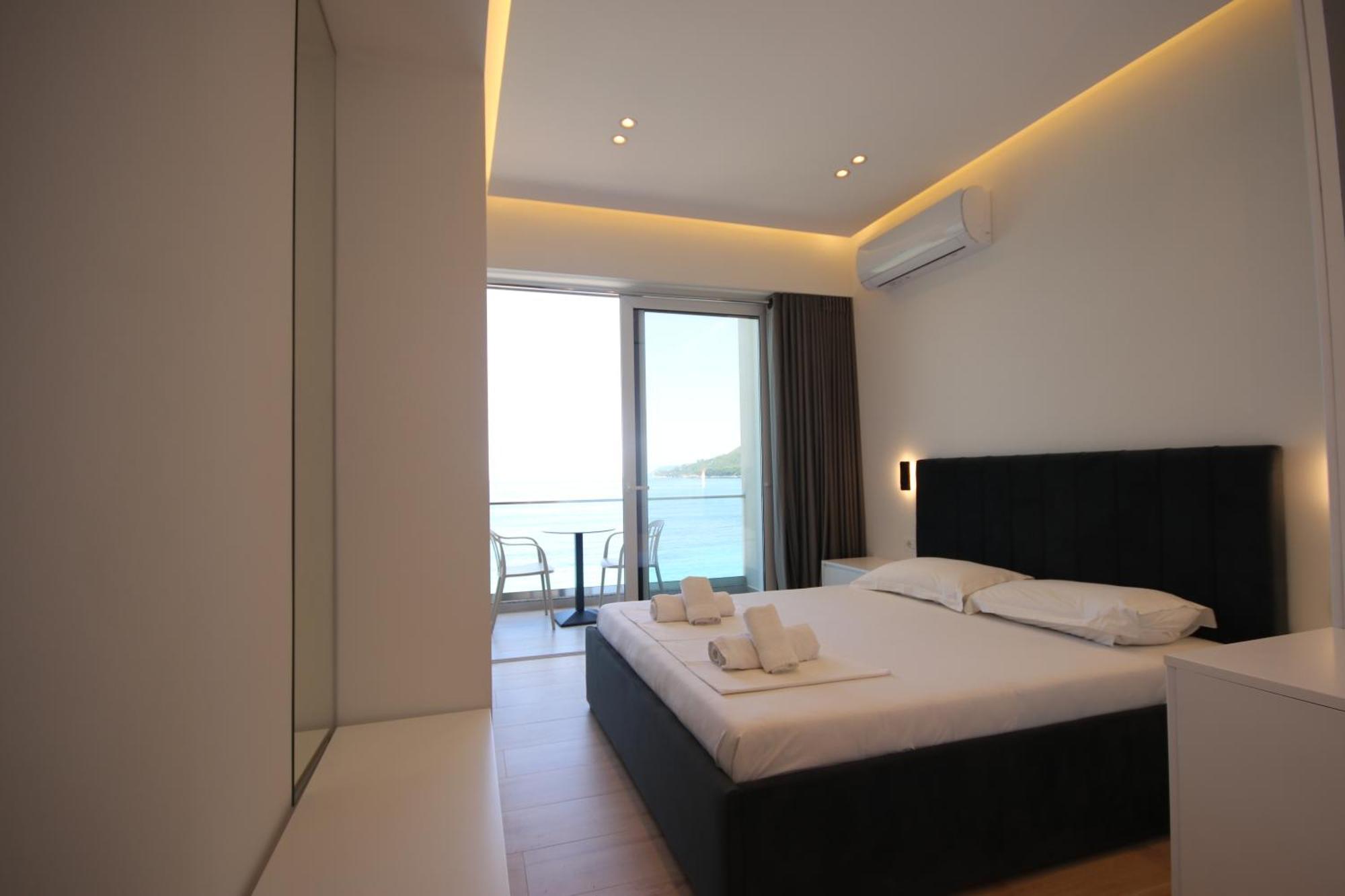 Emily'S Hotel Himarë Dış mekan fotoğraf