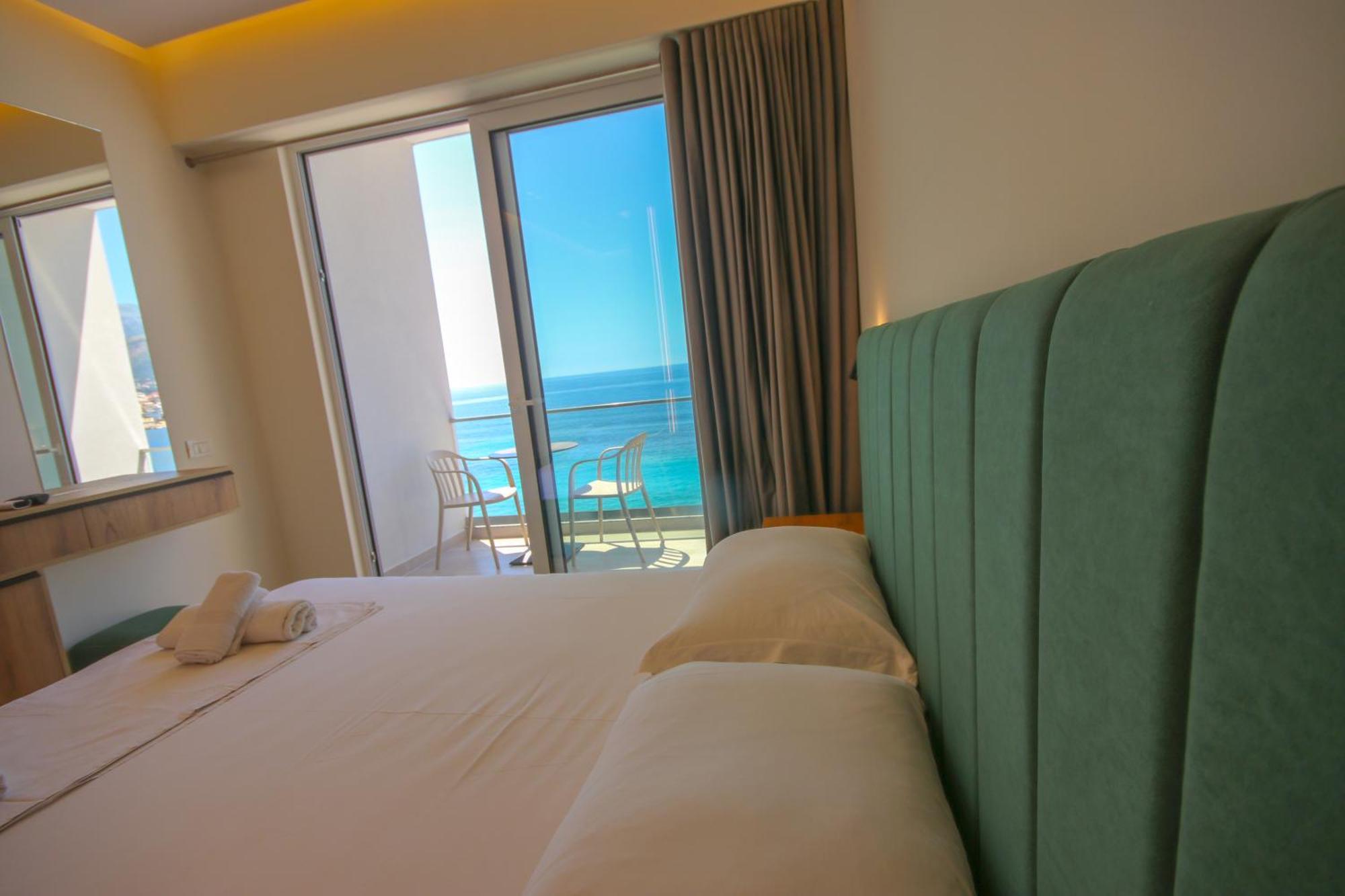 Emily'S Hotel Himarë Dış mekan fotoğraf