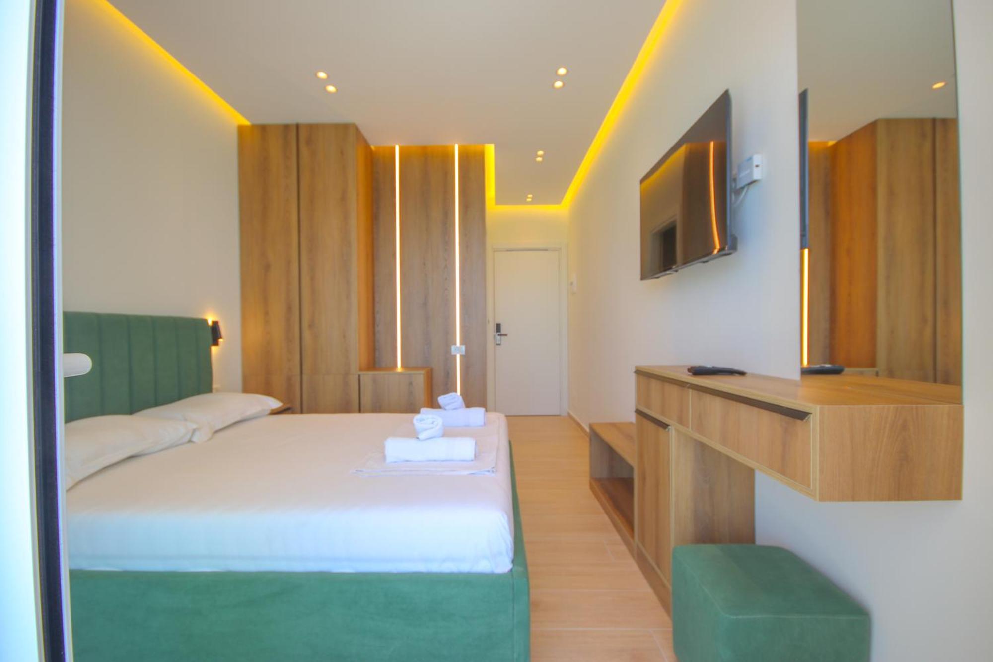 Emily'S Hotel Himarë Dış mekan fotoğraf