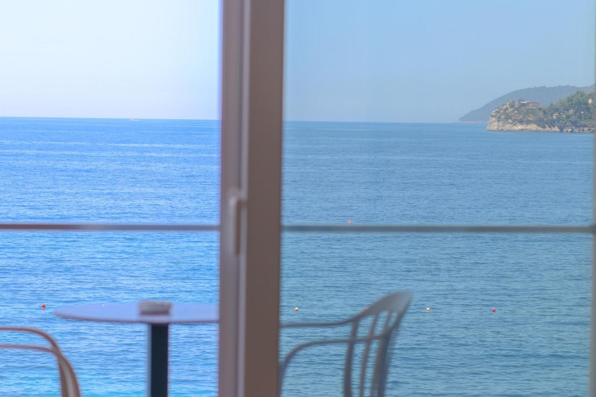 Emily'S Hotel Himarë Dış mekan fotoğraf